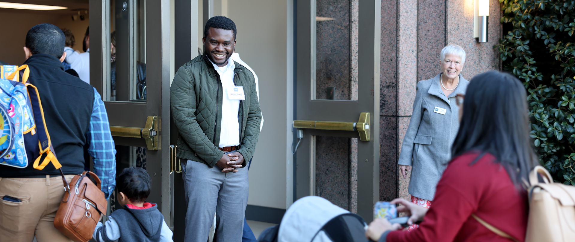 Host Team Volunteers
Ushers, Greeters, & Welcome Center
Extend a warm Calvary welcome!
