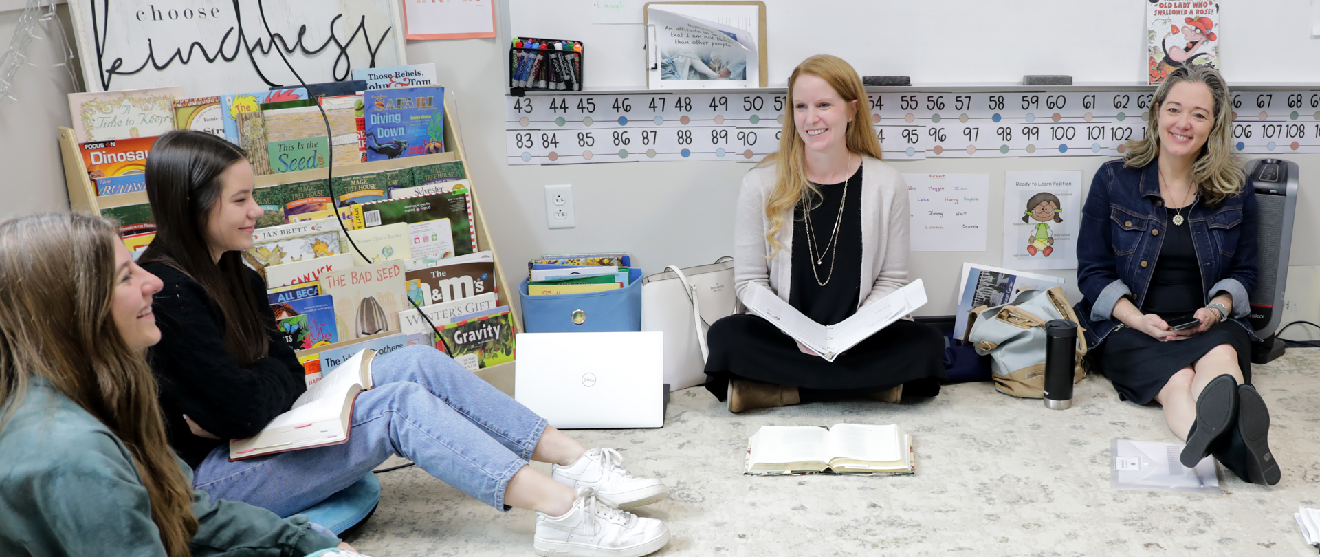 Student Ministry Leaders
Join our volunteer team on
Sundays or Wednesdays

