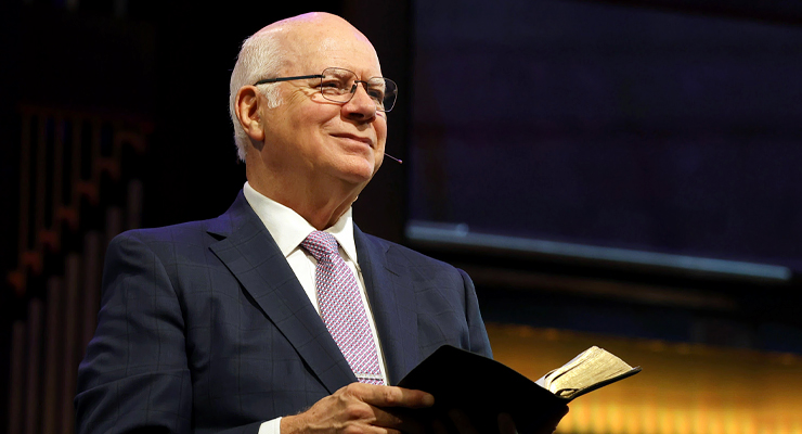 Calvary honors Munros on 20th anniversary
